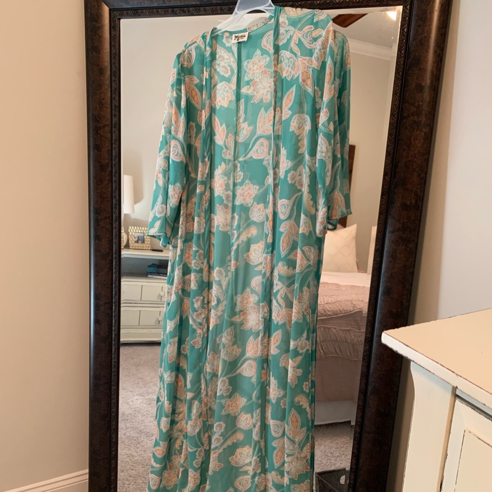 Show me your mumu- Jadely paisley cape